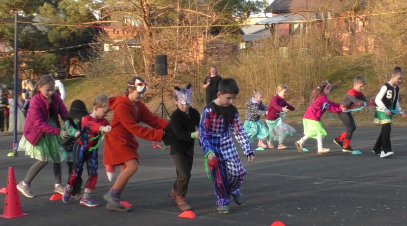 dětský karneval a sousedský bál